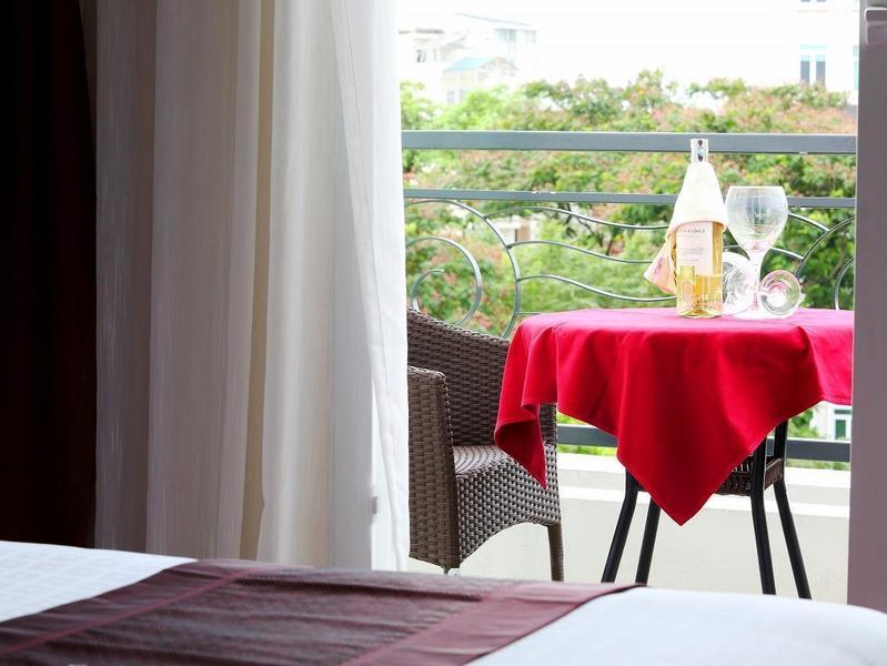 Le Carnot Boutique Hotel 4*