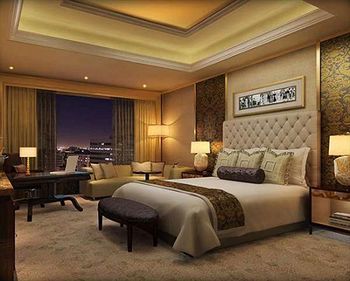 Hotel Victor Metropolis & Rooftop Bar