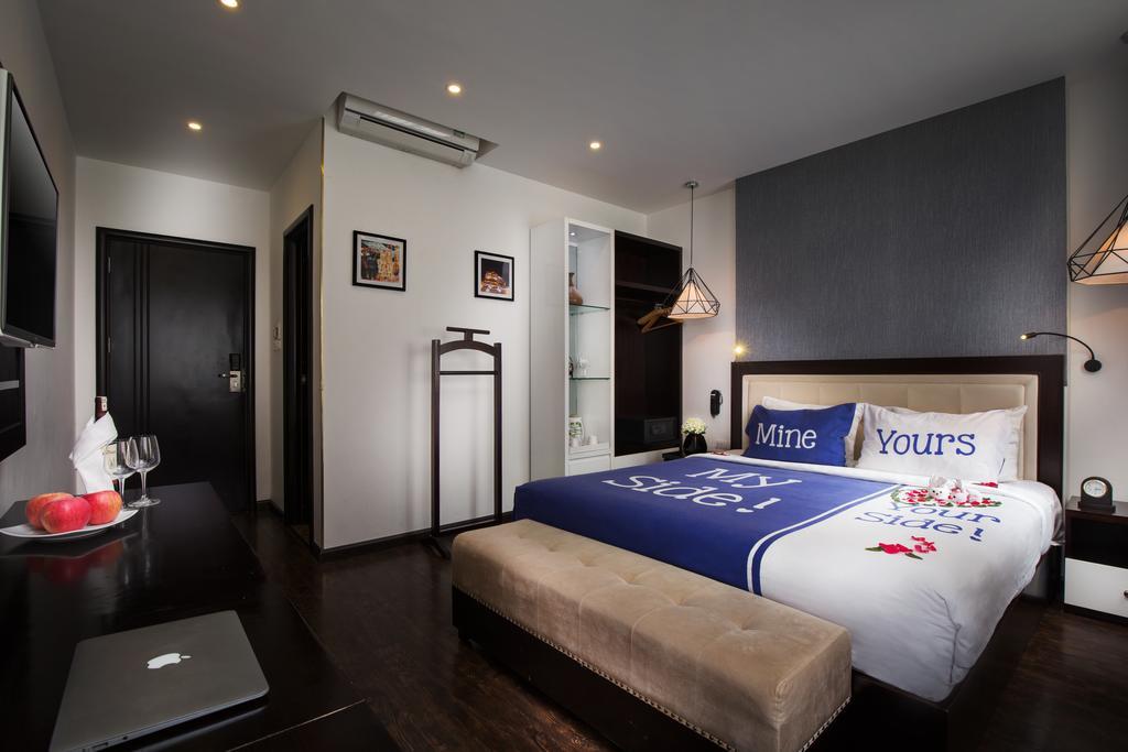 Charm & 3* Hà Nội