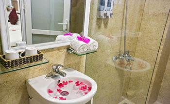 Veris Boutique & 3* Hanoi