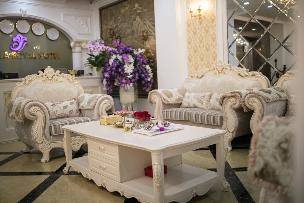 Viola Royal & Hanoi