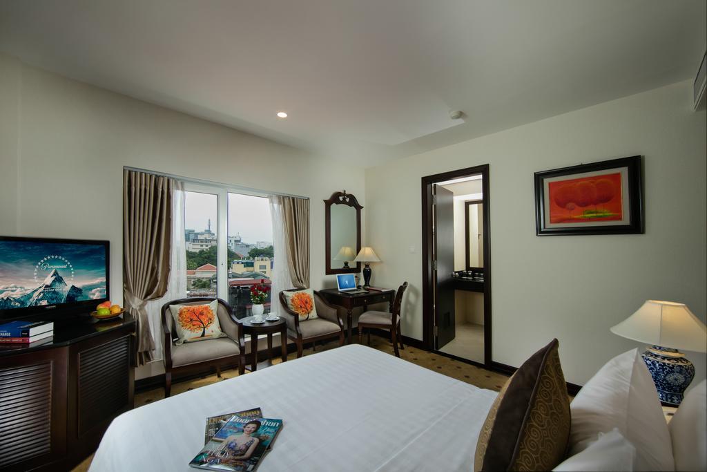 Zephyr Boutique Hotel 4*