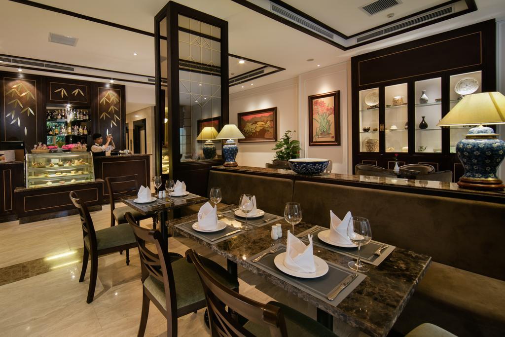 Zephyr Boutique Hotel 4*