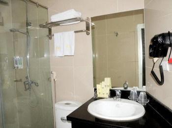 Hoang Gia Hotel 3*