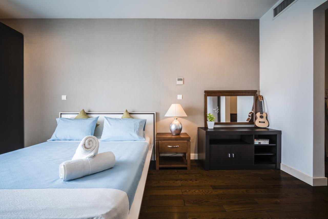 Christina's - Lancaster City Living * Hanoi