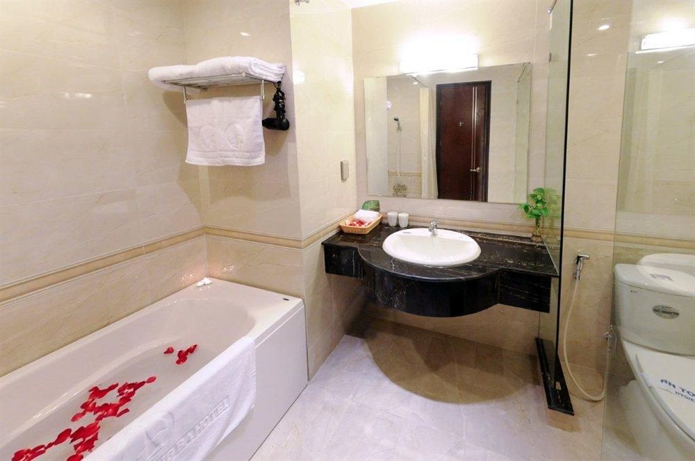 Khach San Cong Doan Quang Ba Hotel 3*