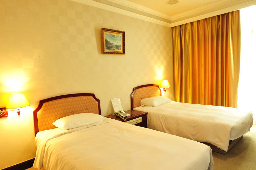 Side 4* Hanoi