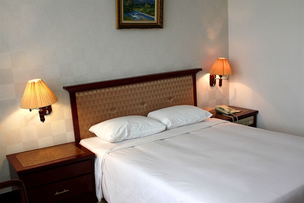 Side 4* Hanoi