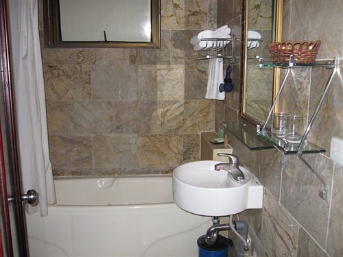 Oasis Hotel 3*