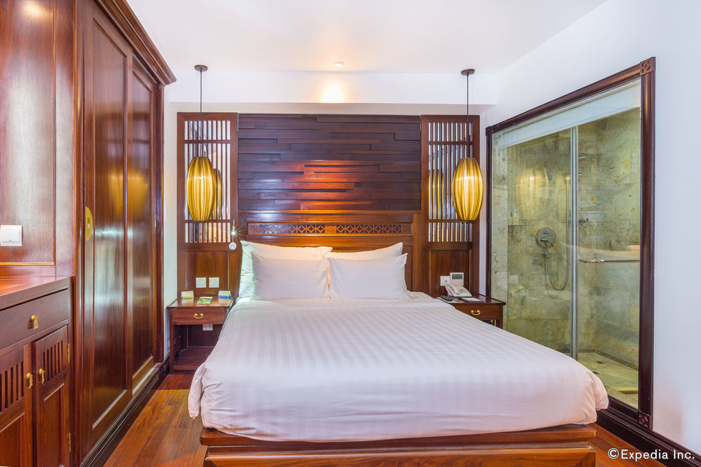 Hotel The Palmy &