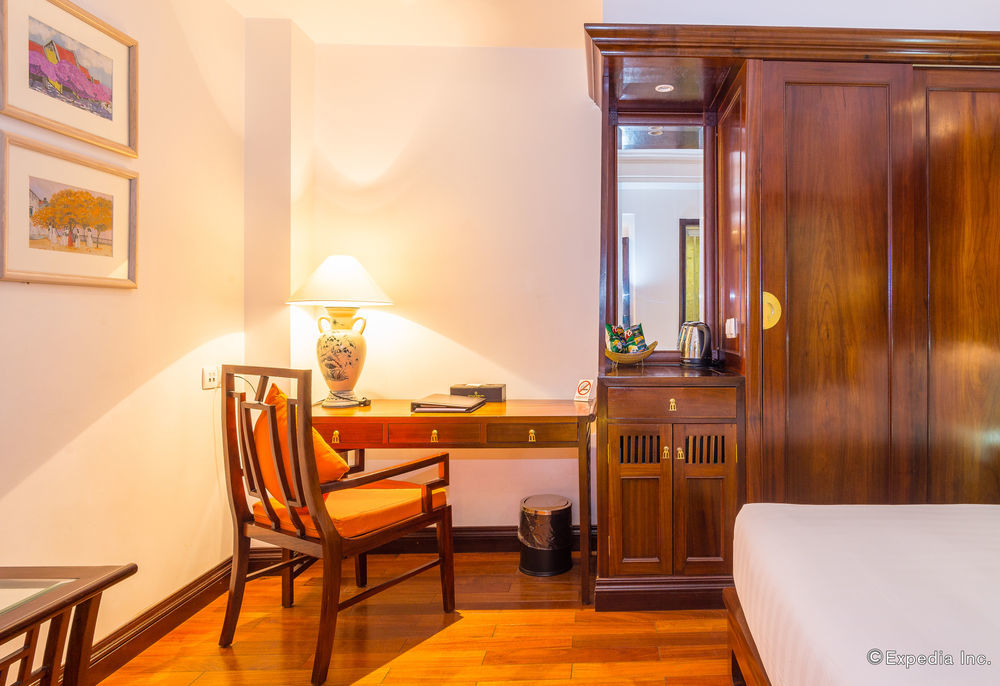 Hotel The Palmy &