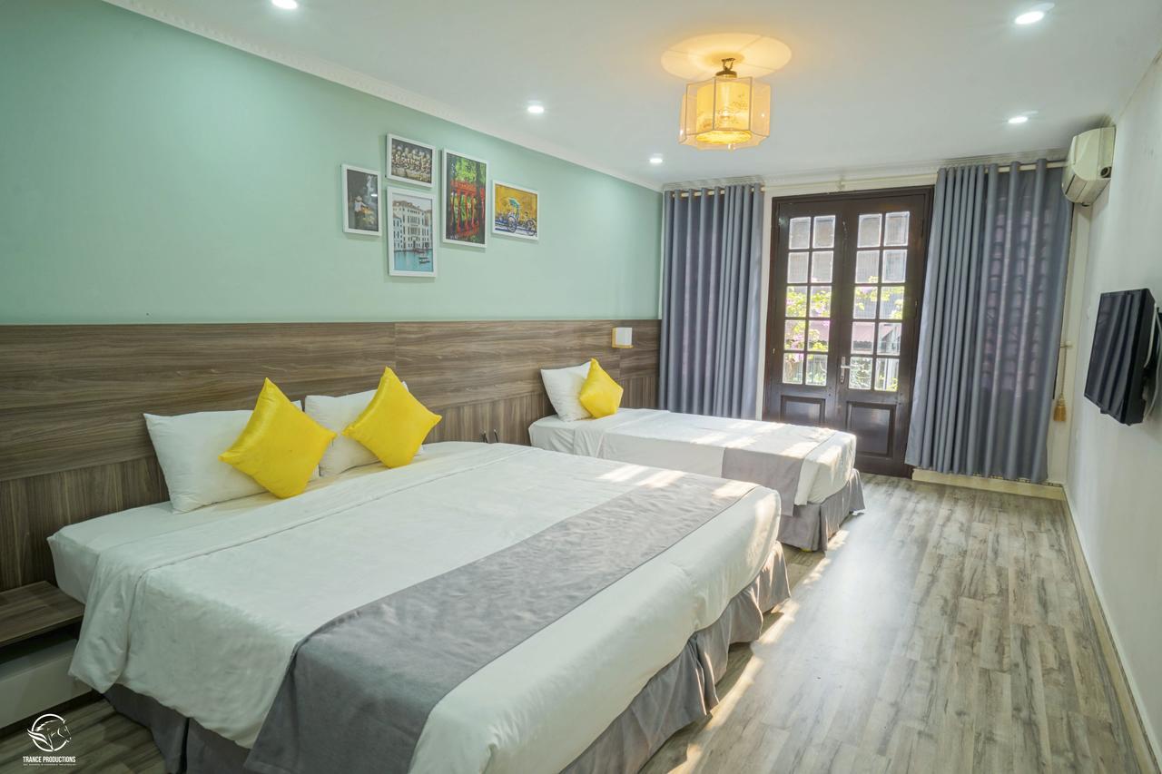 Hostel Hay