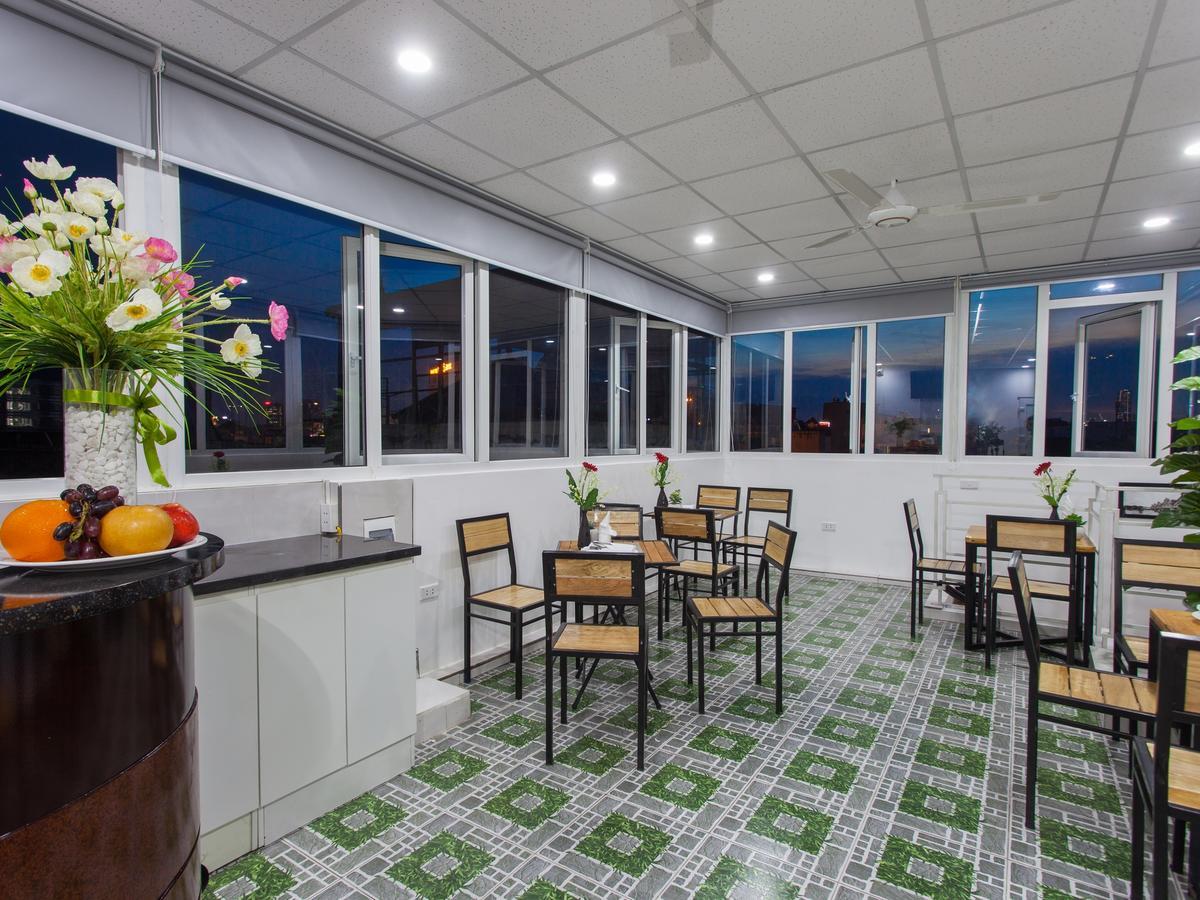 Mad Monkey Hostel