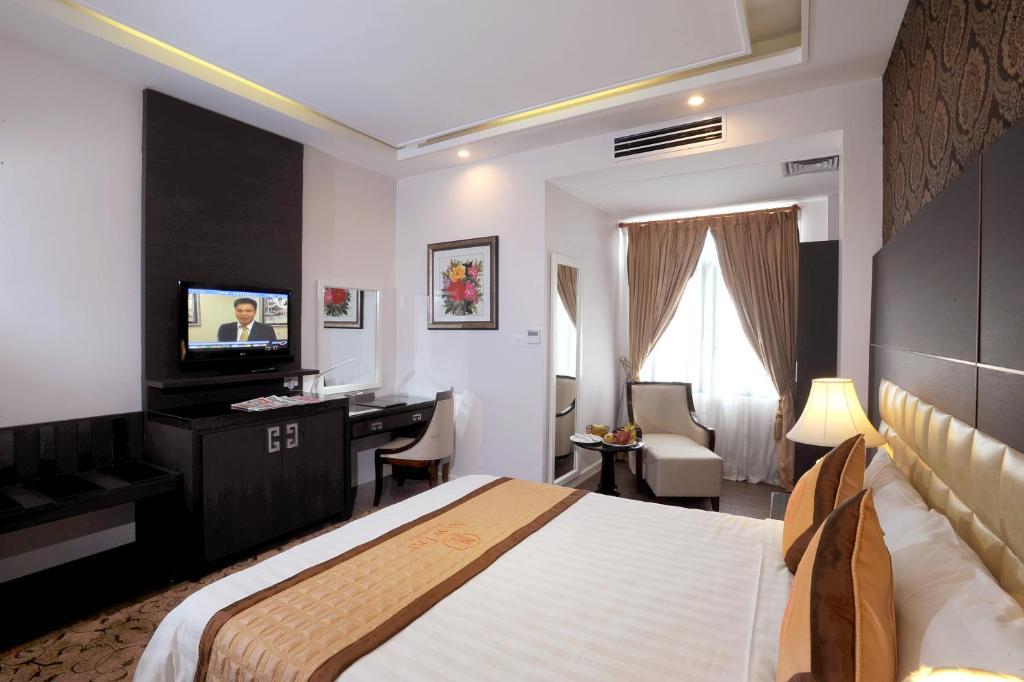 New Era & Hotel