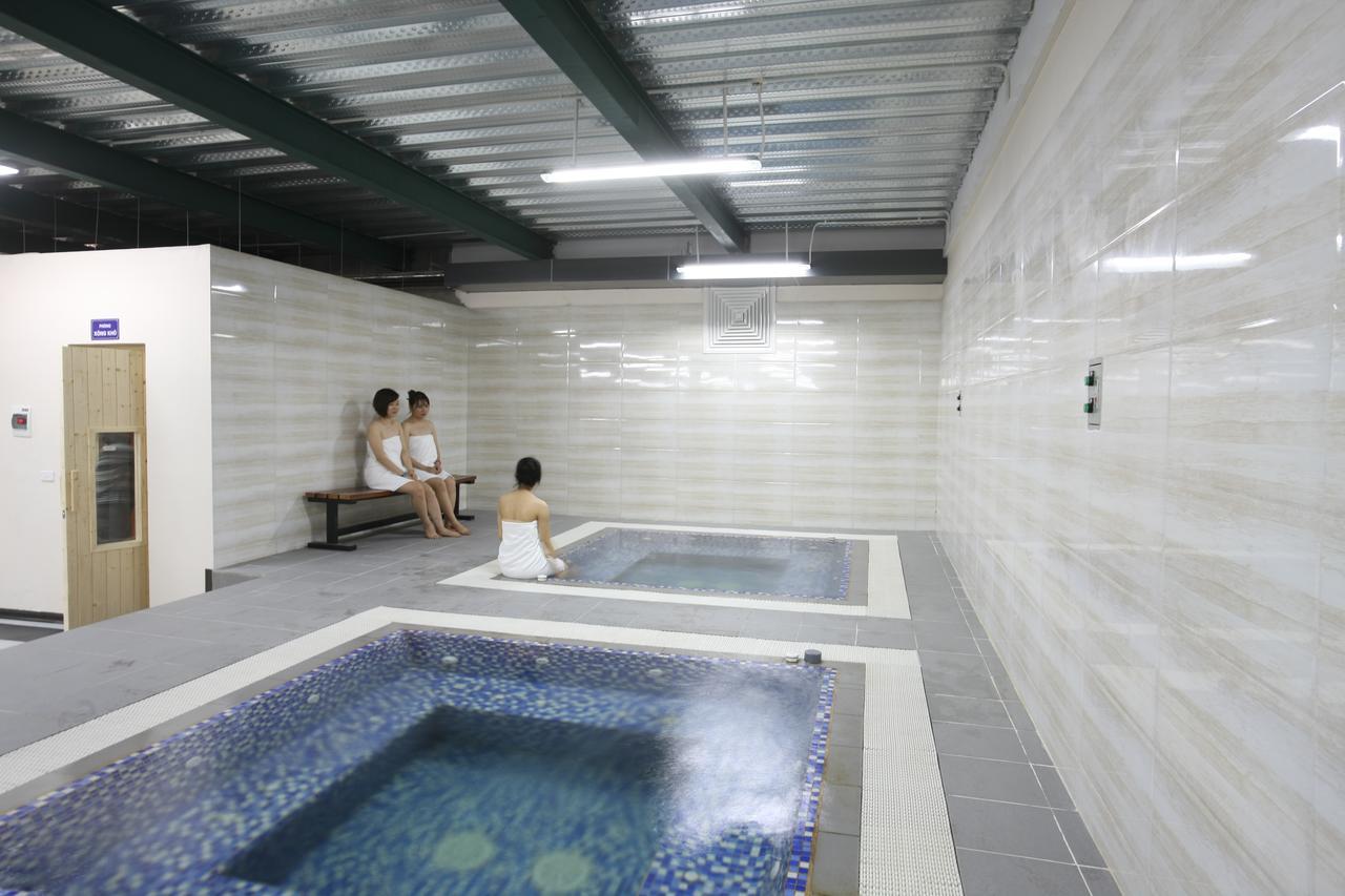 Hotel Ninety Nine Center