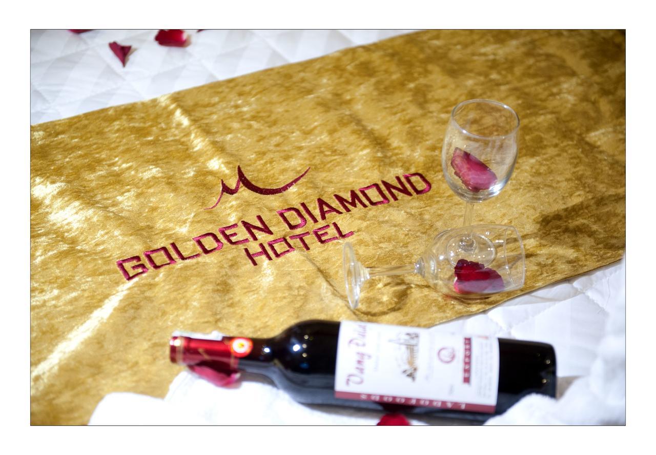 Golden Moon Diamond 2*