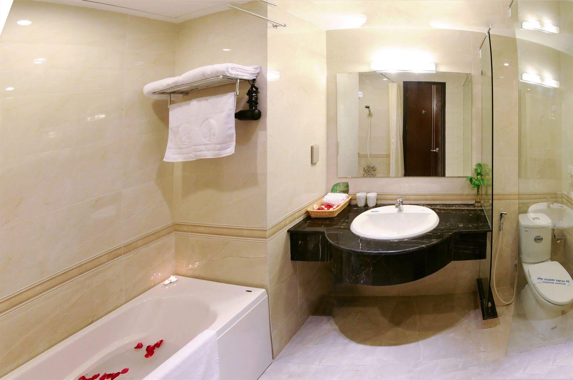 Hotel Khach San Cong Doan Quang Ba
