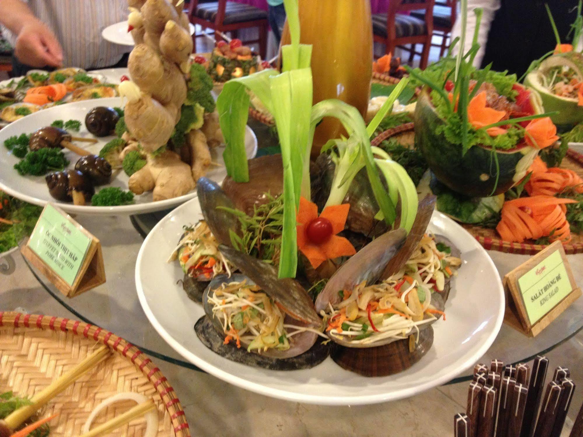 Sen Khách sạn Hà Nội