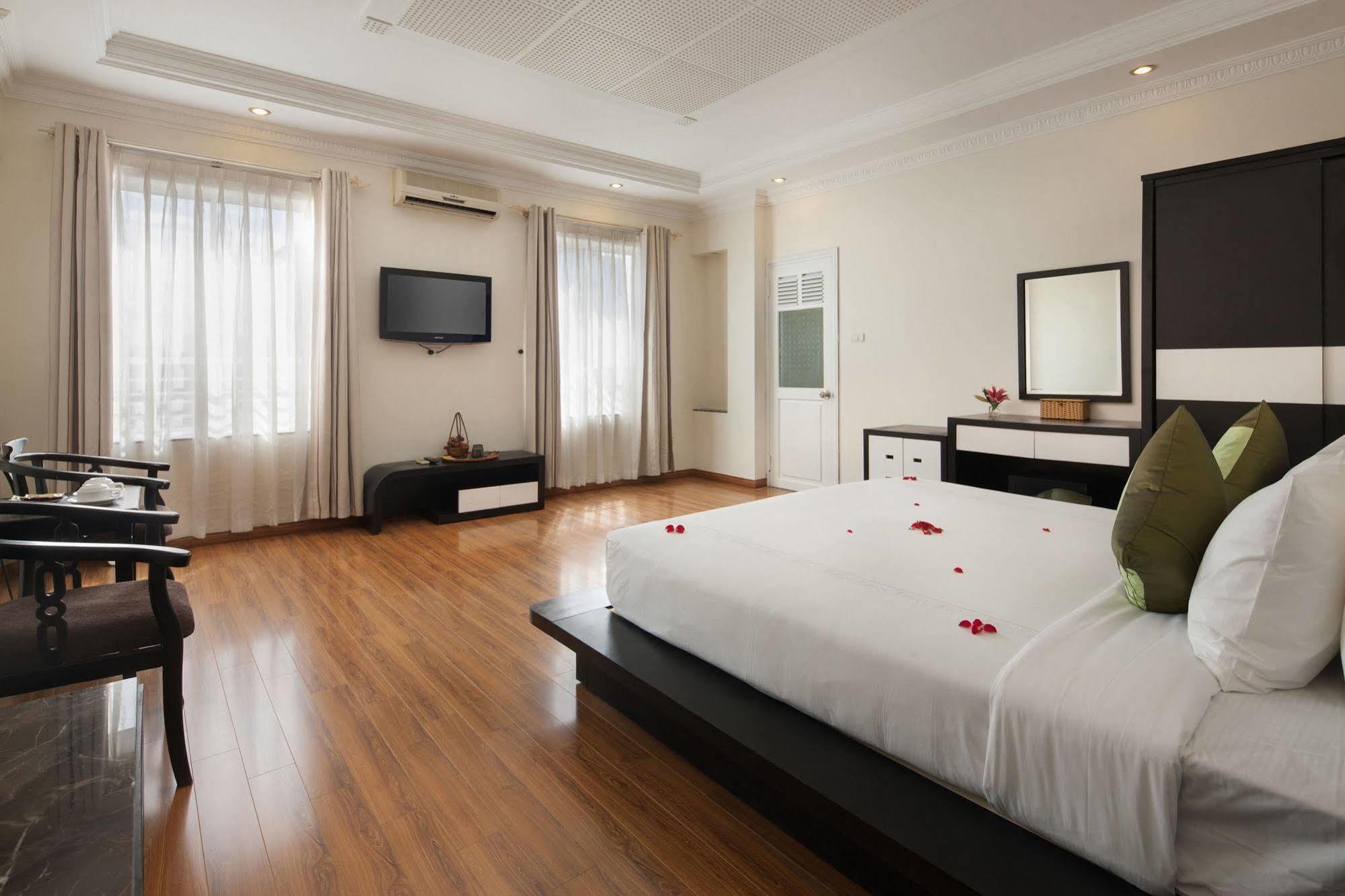 Serenity Hotel 3*