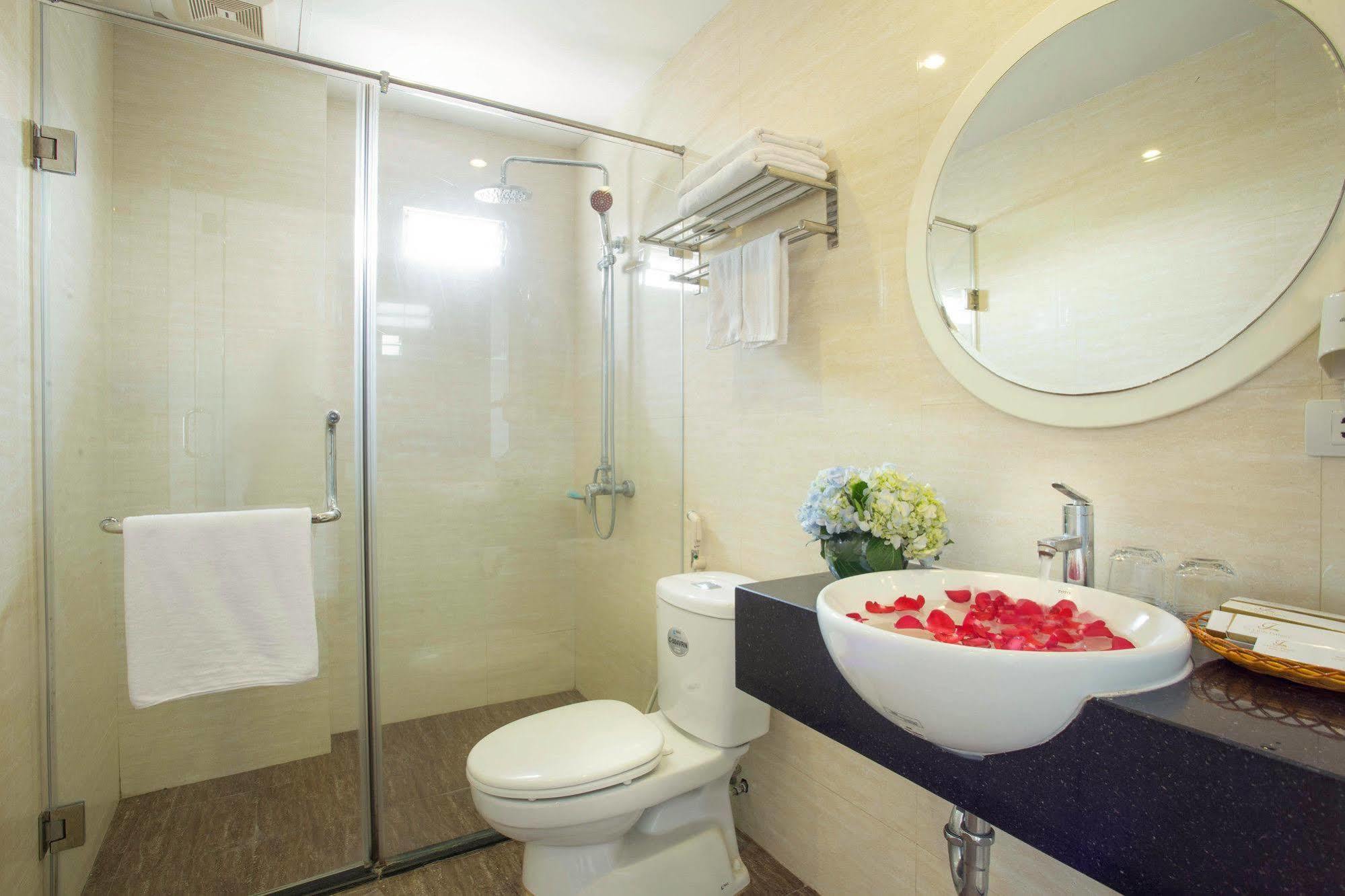 Tu Linh Palace 3* Hanoi