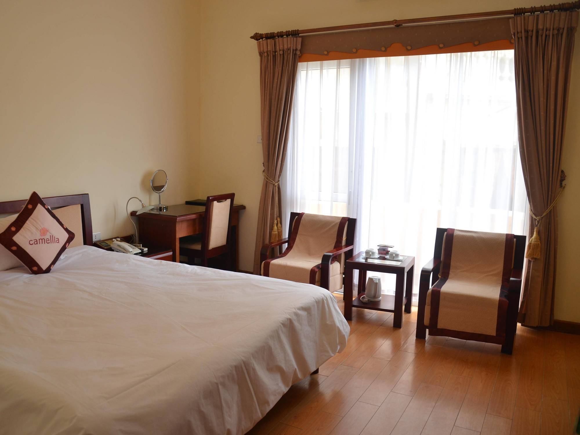 Camellia 4 Hotel 2*