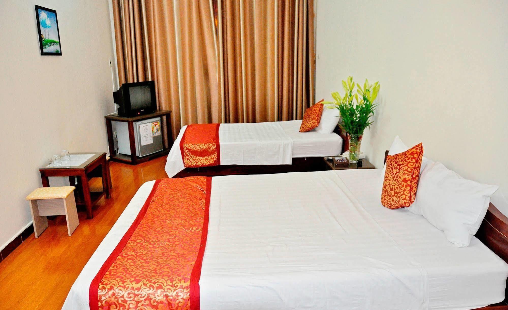 Khách sạn Grand 2