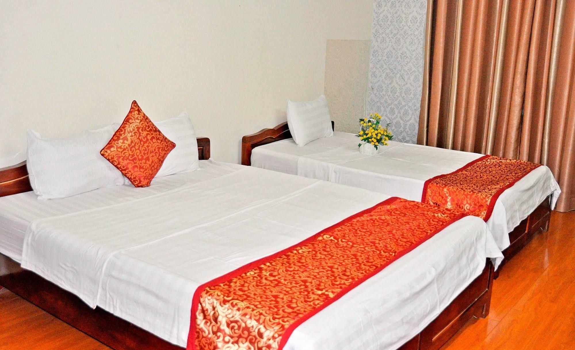 Khách sạn Grand 2 2*