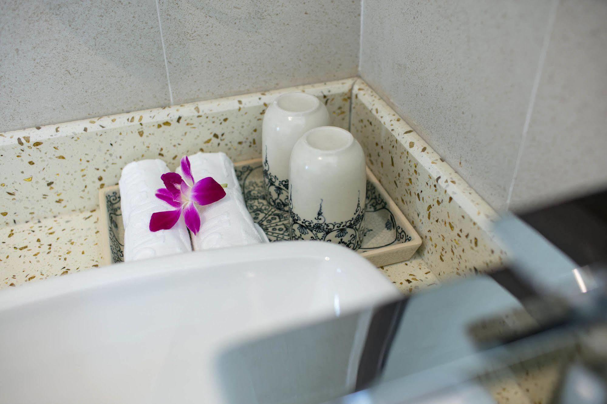 Bonsella Hotel 4*
