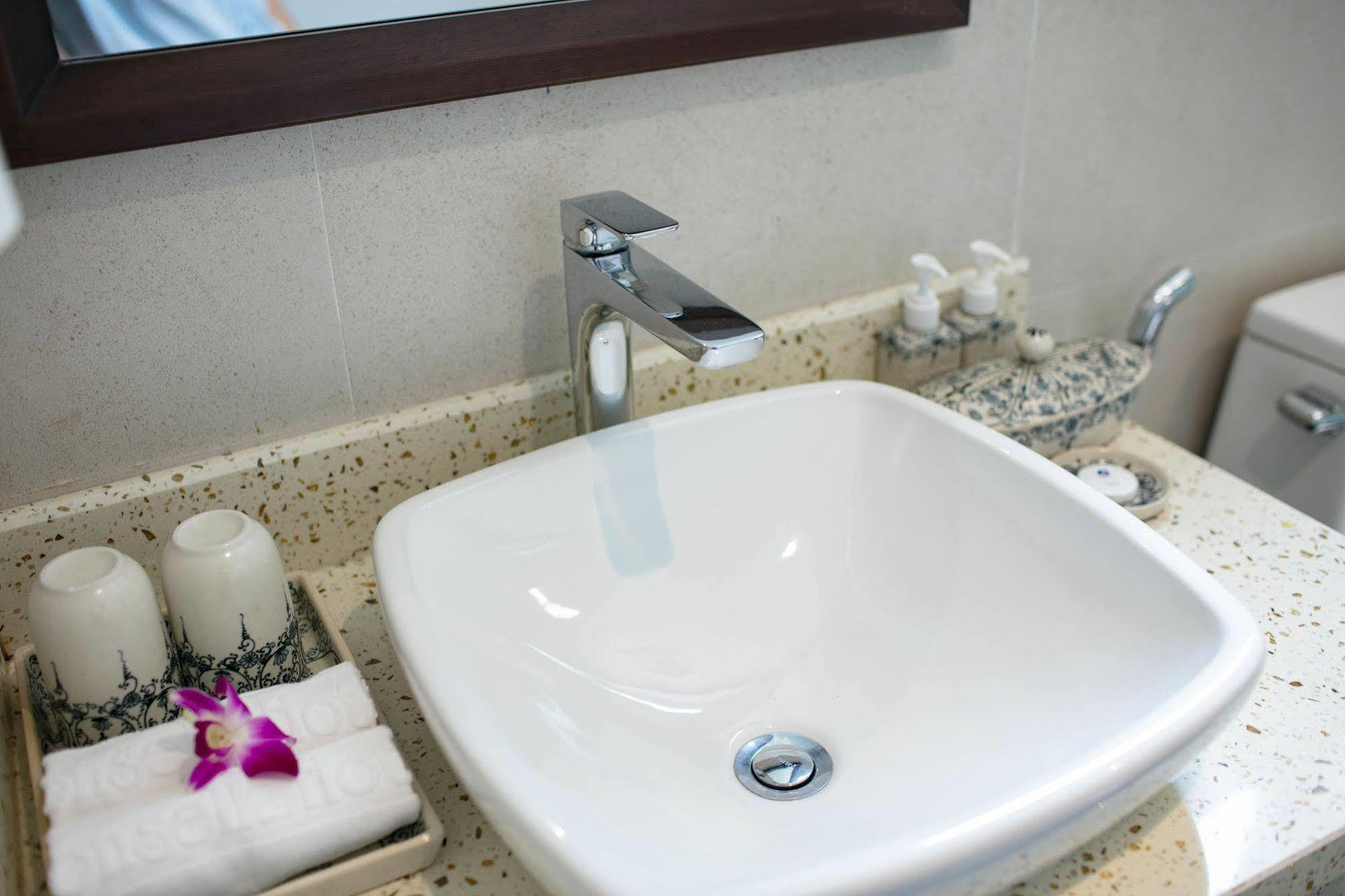 Bonsella 4* Hanoi