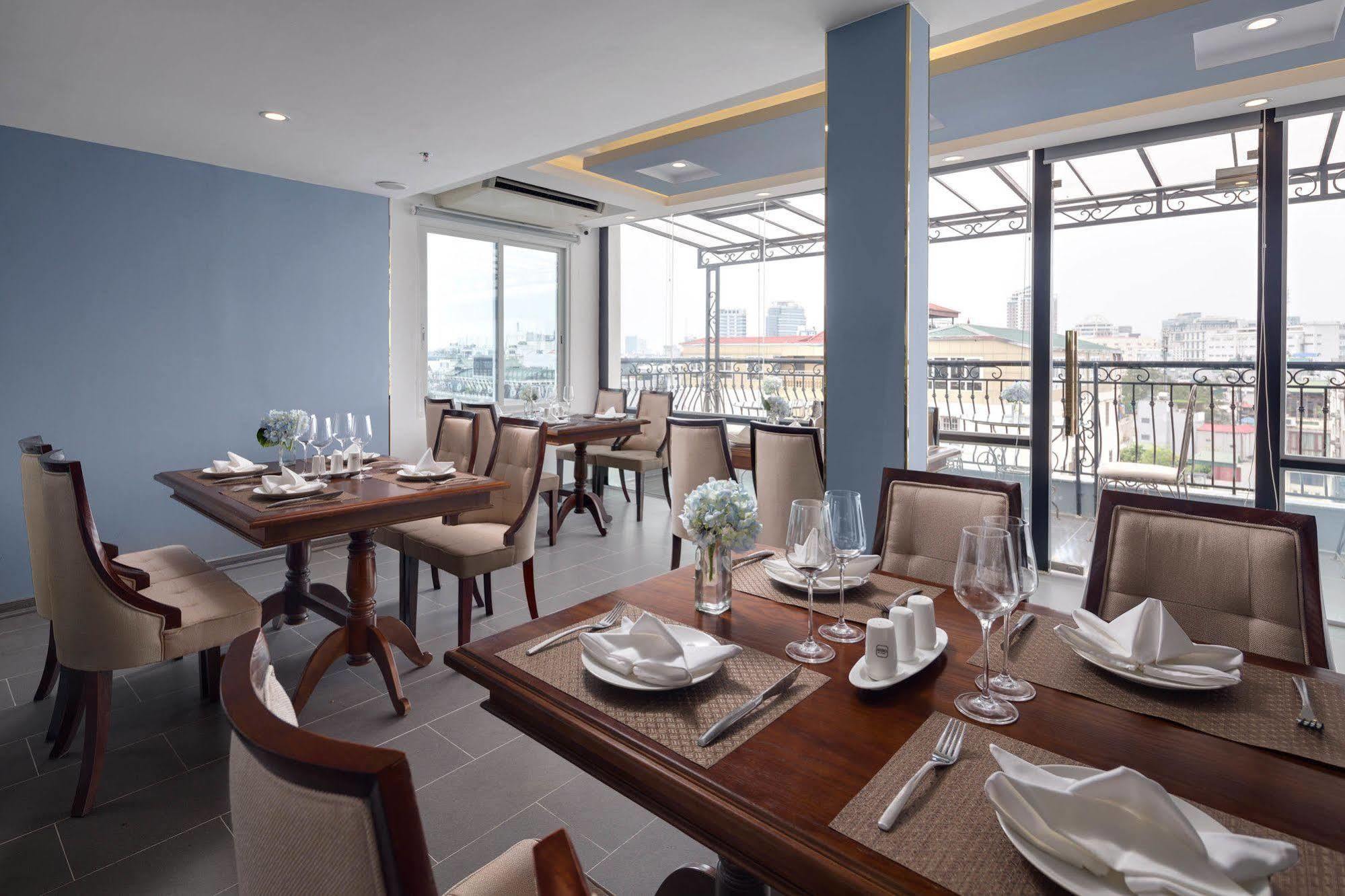 Bonsella Hotel 4*