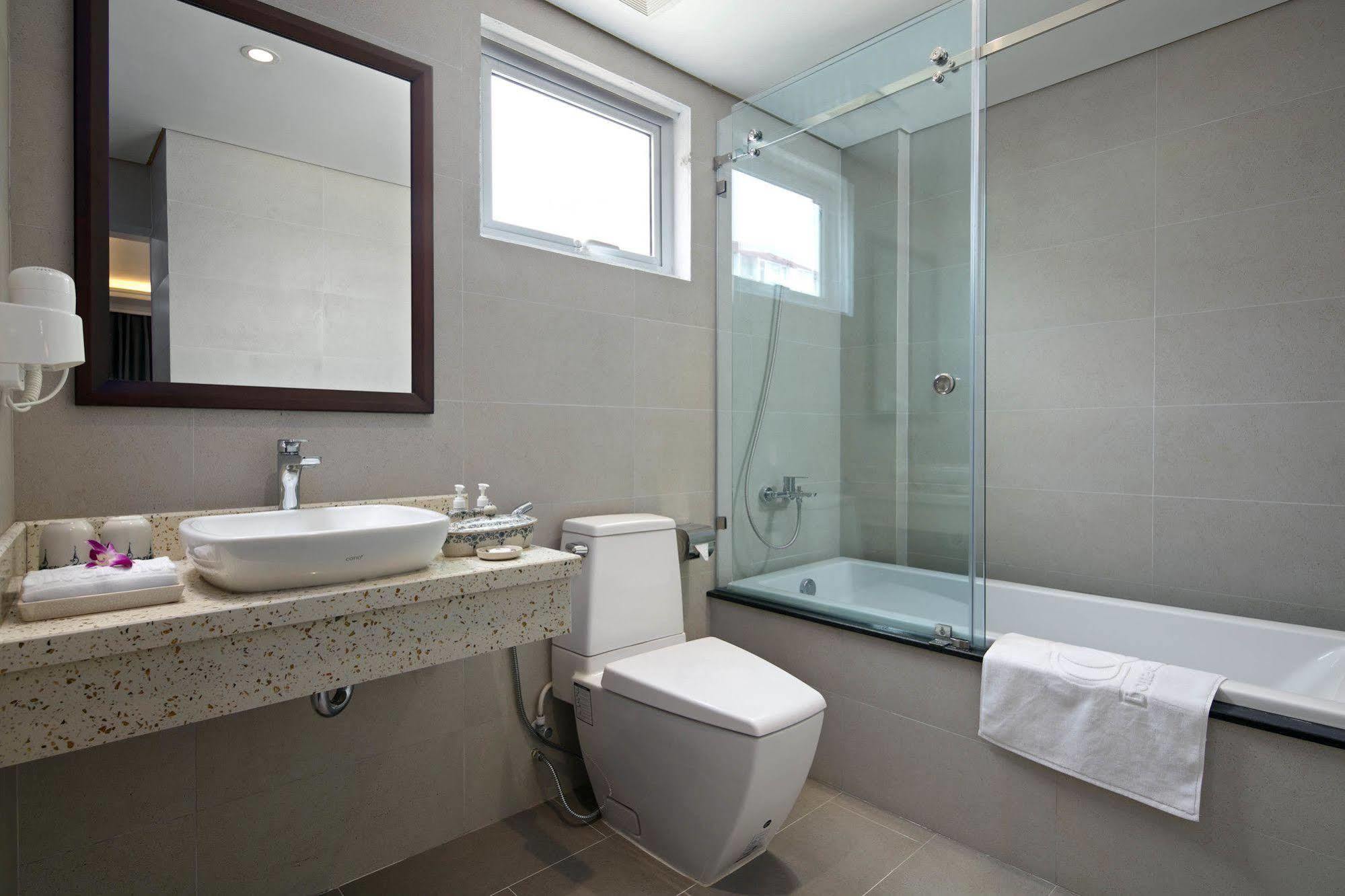 Bonsella 4* Hanoi