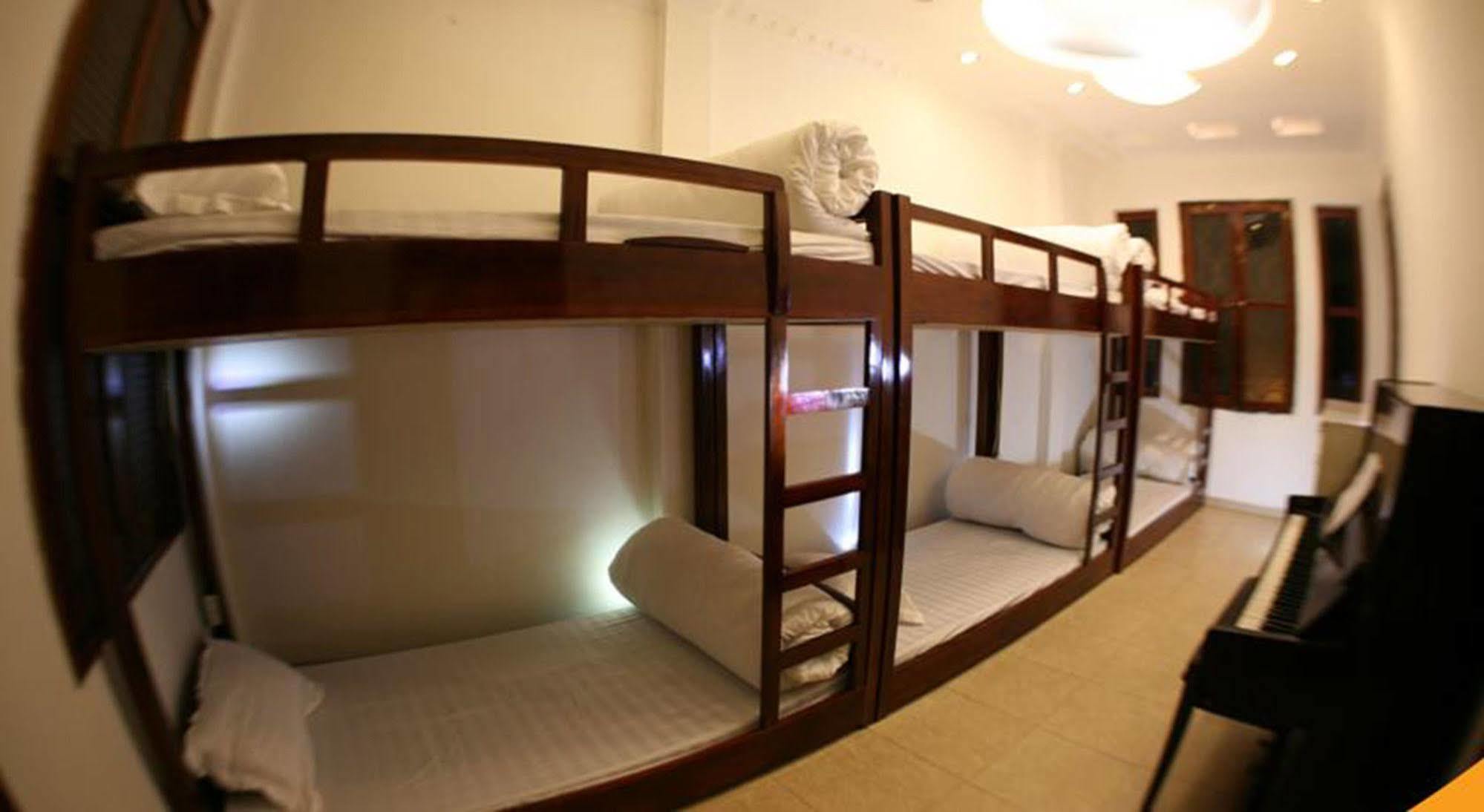Hostel Zostay Backpackers *