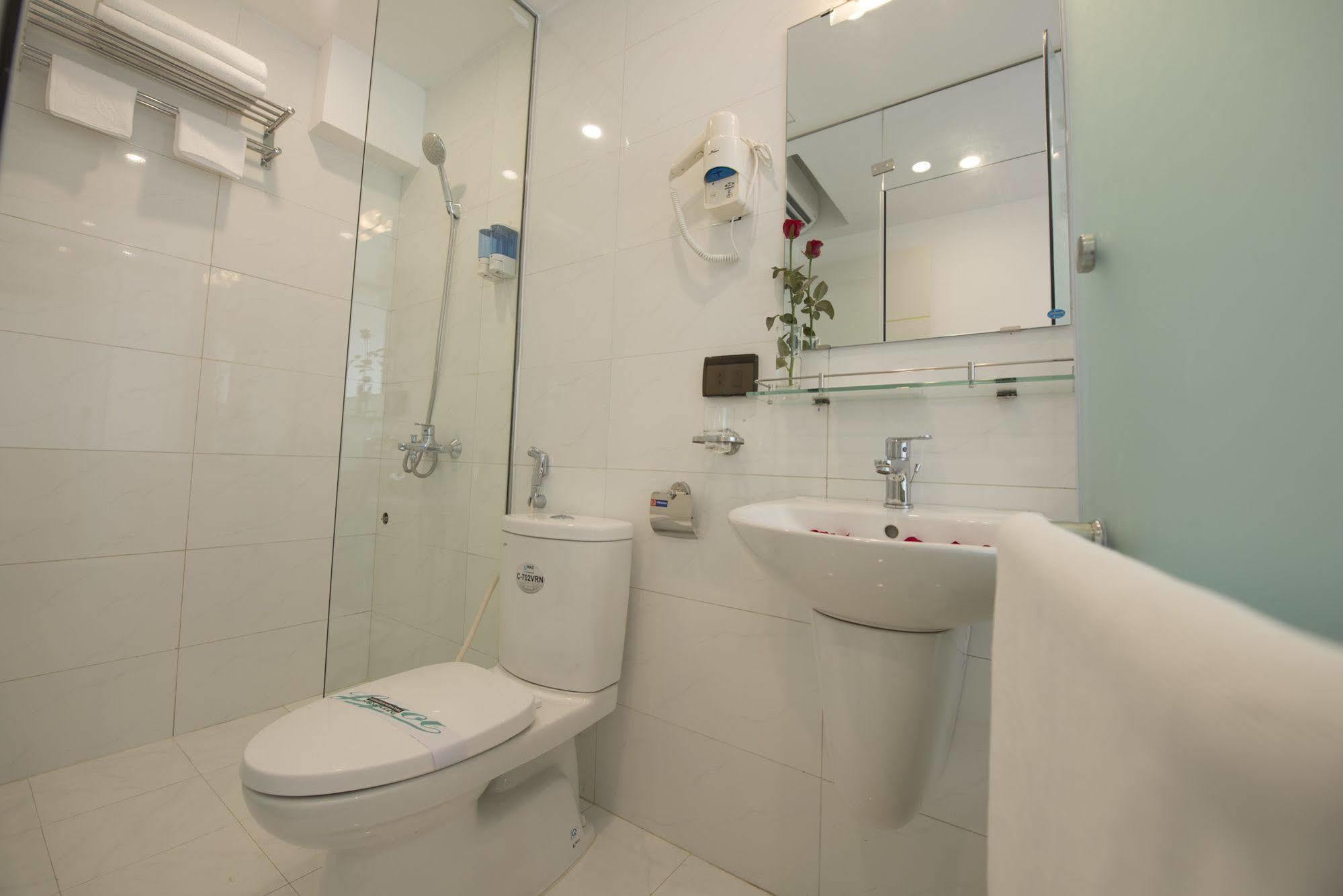 Ha Noi Holiday Center Hotel 3*