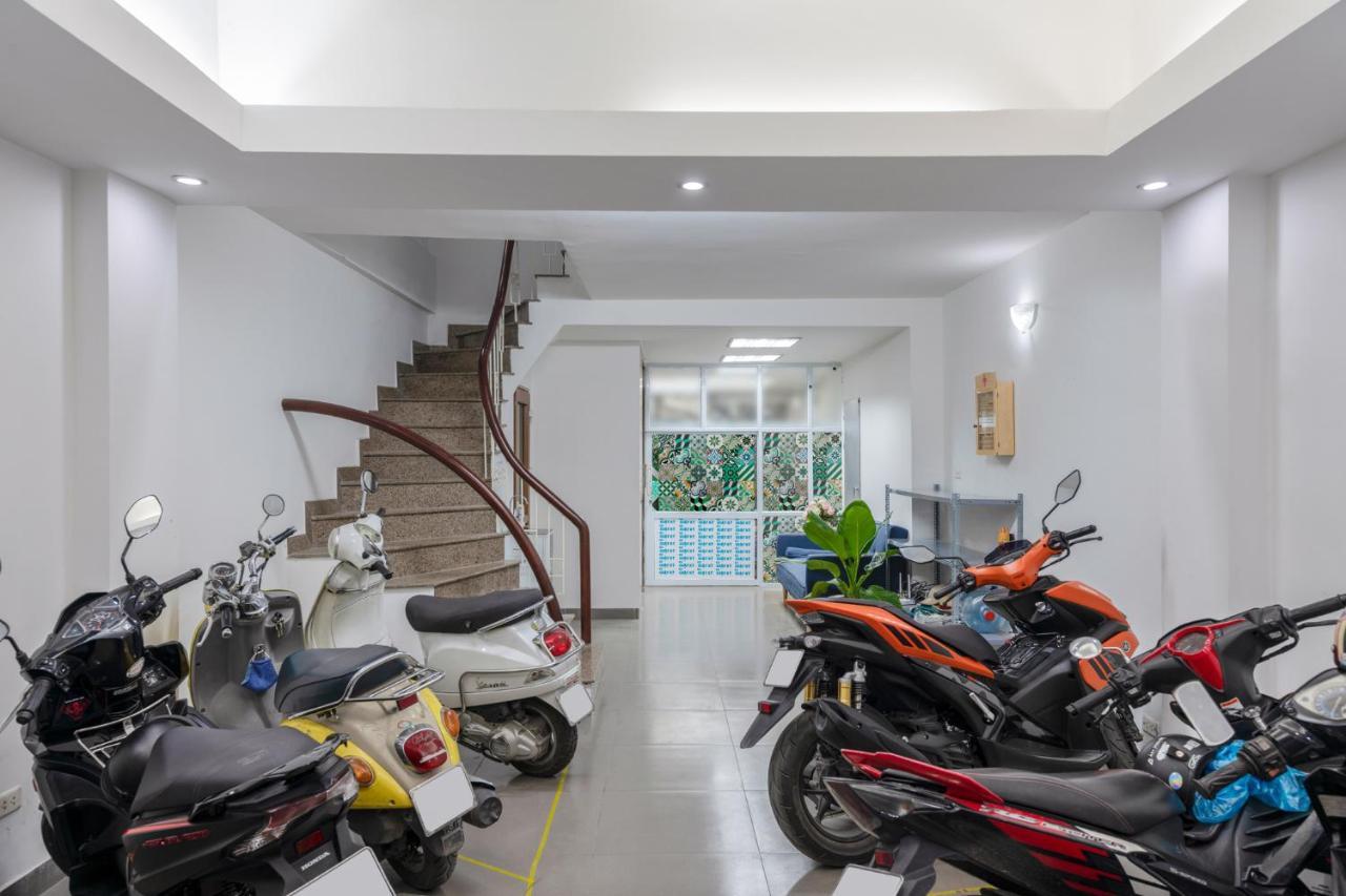 Aparthotel Sazi Homestay 97 Van Cao Building Hanoi