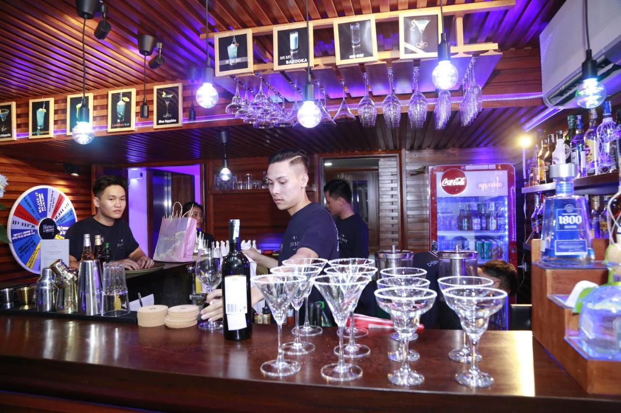 Hotel Bay & Restaurant Hanói