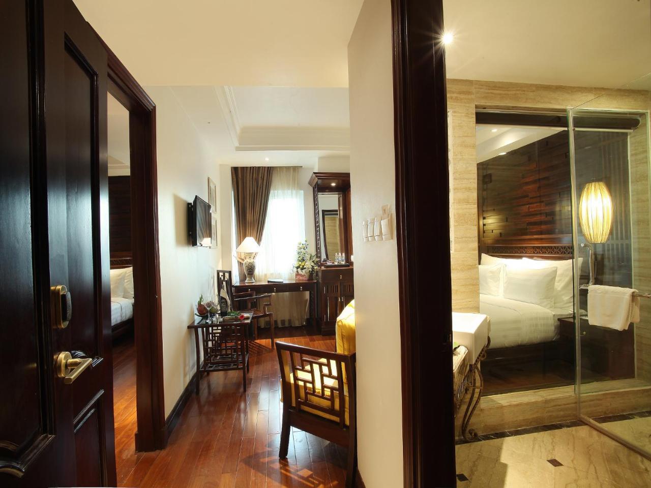 Hotel The Palmy & 4*