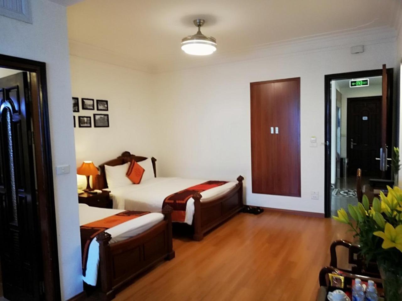 Phoenix Palace &