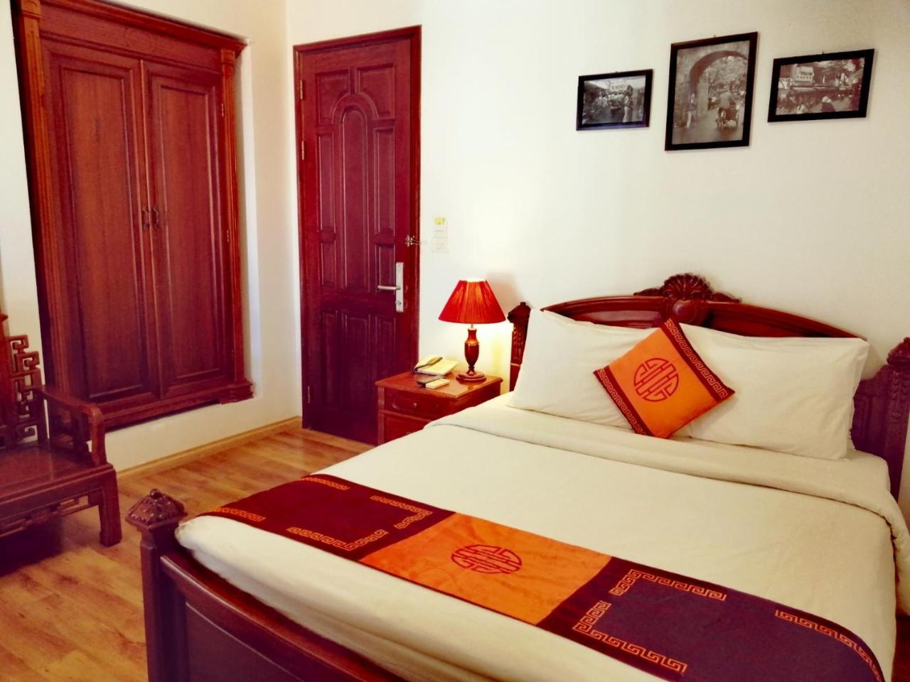 Hotel Phoenix Palace & 3*