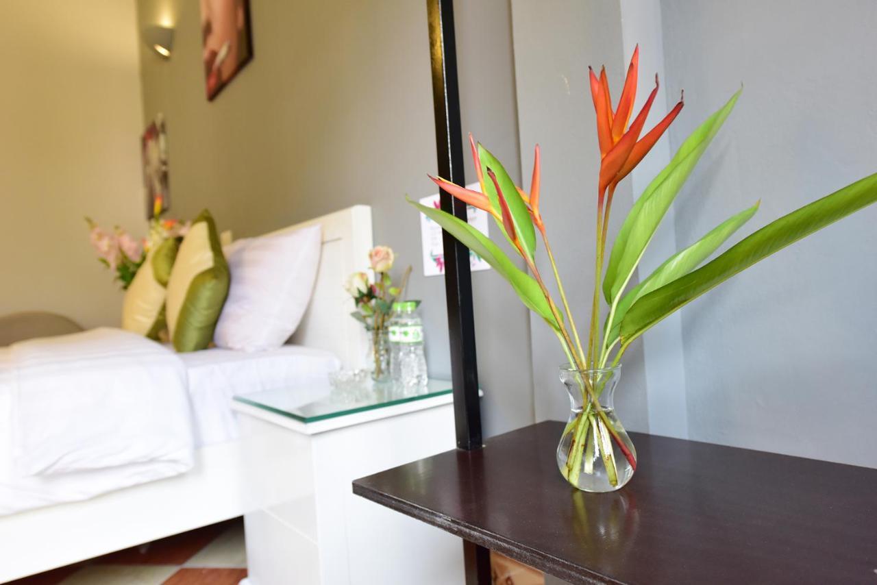 Royal House Rumah tetamu 3*