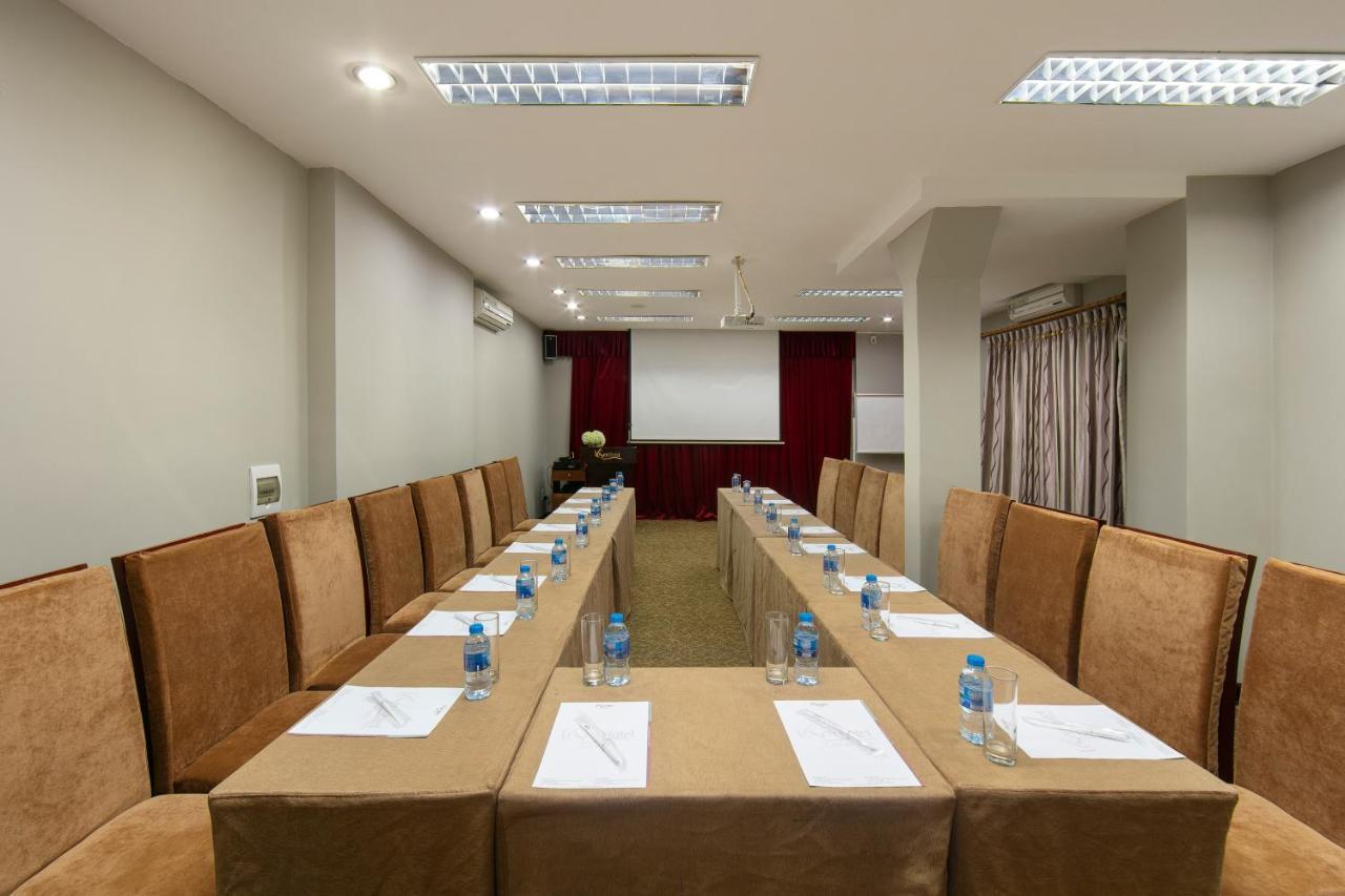 Khách sạn Sen