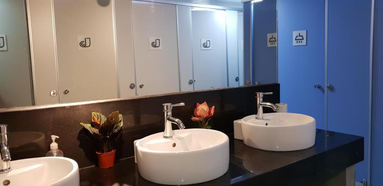 Nhà trọ Reddoorz Gần Nhà Thờ St. Joseph Hà Nội