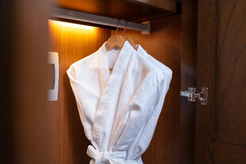 Lucien Hanoi Lakeside Hotel & Rooftop 4*