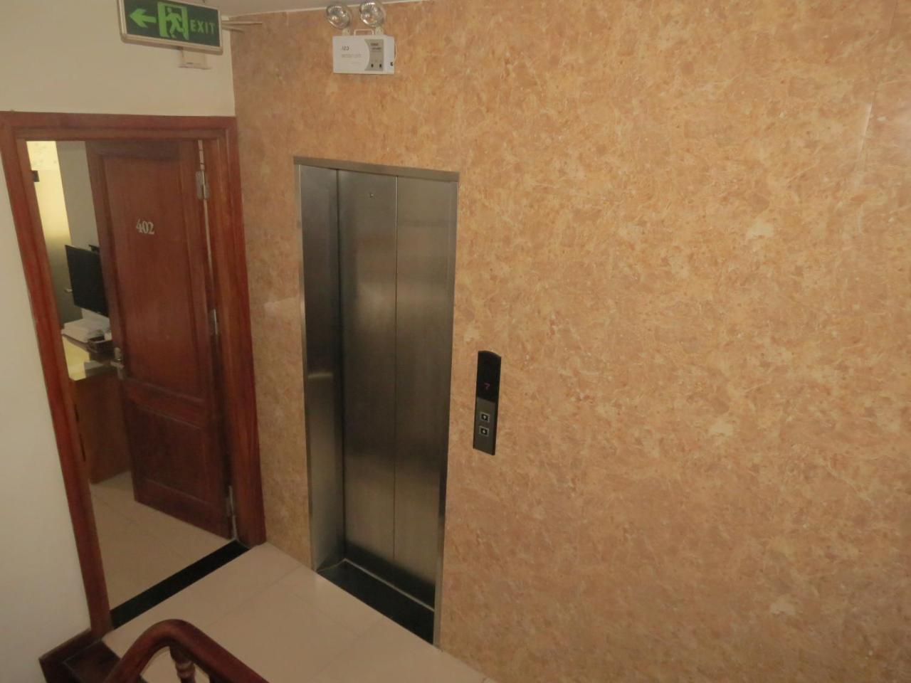 Green Hotel *