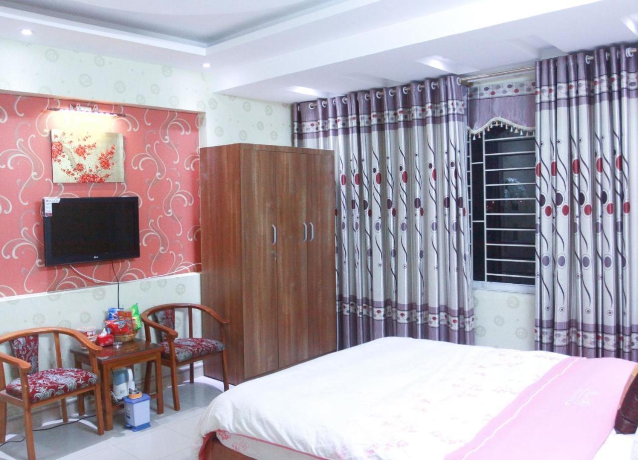 Khách sạn tình yêu Spot On 693 Hoàng Long 2*
