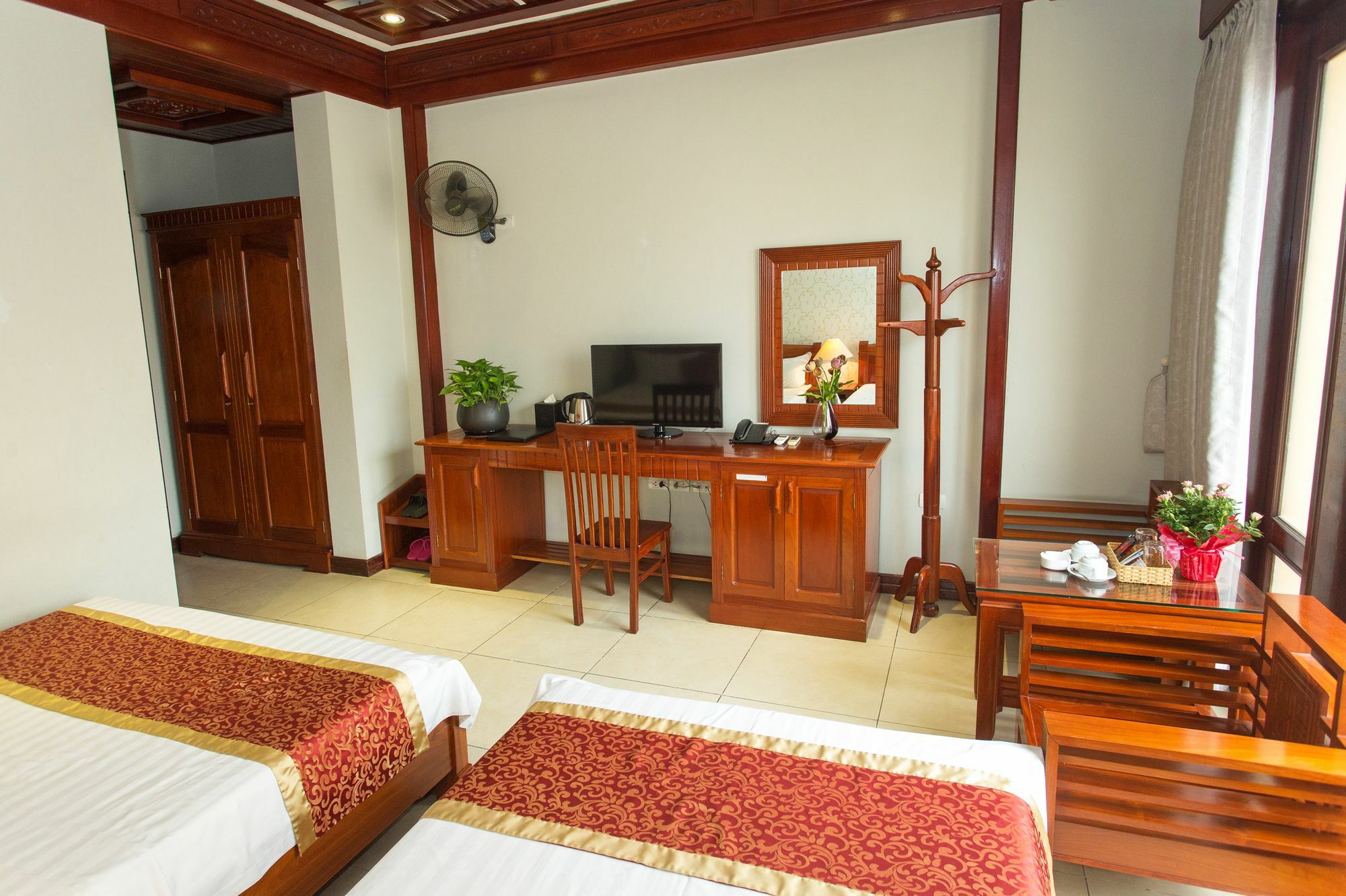 Thanh Hung Hotel *