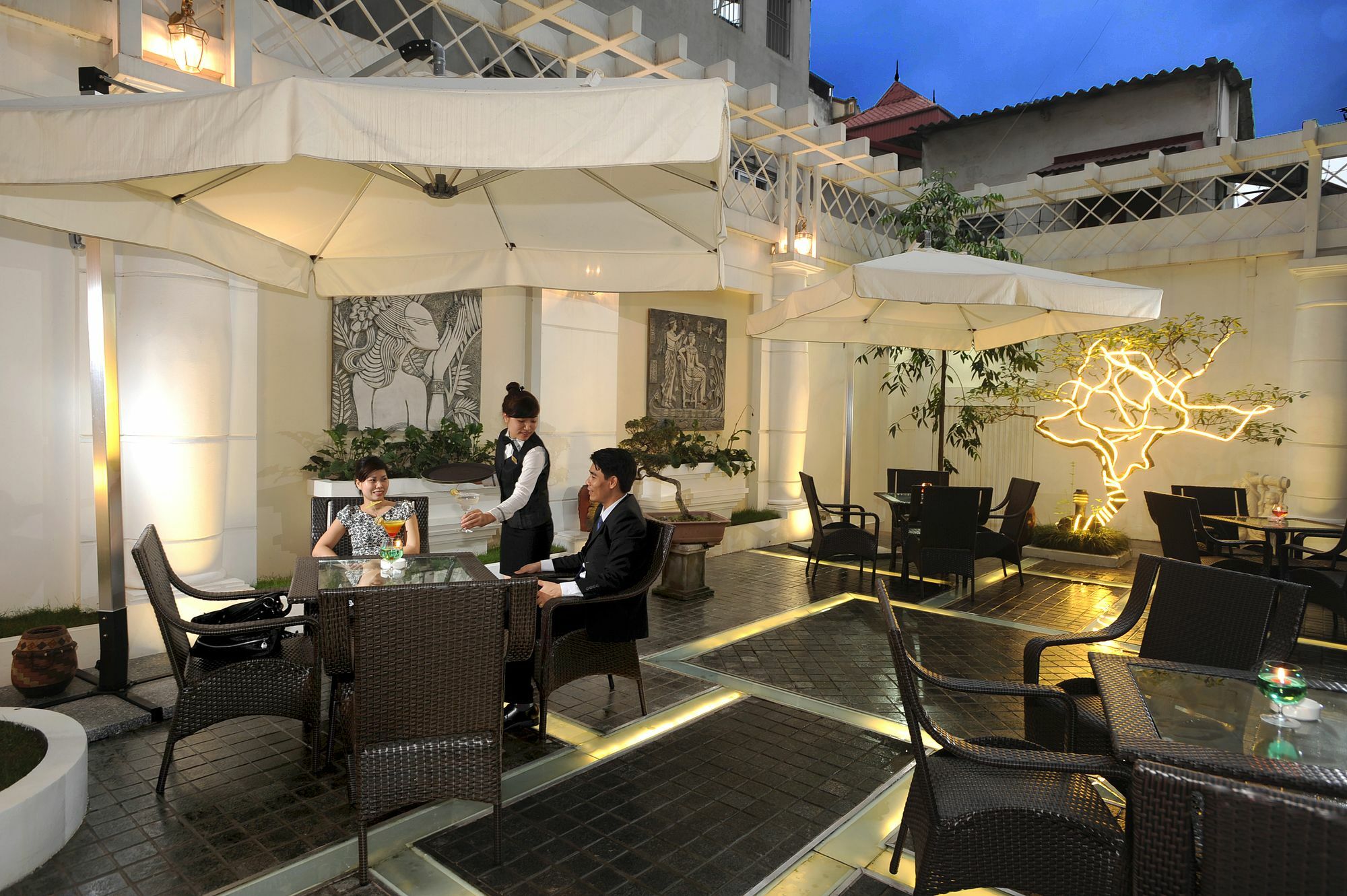 New Era & Hotel 4*