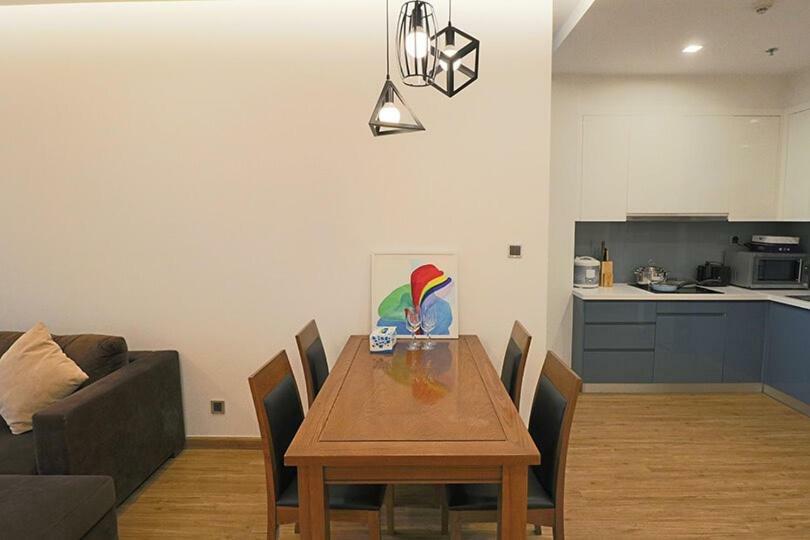 Vinhomes Metropolis Luxury 2 Br Apartment