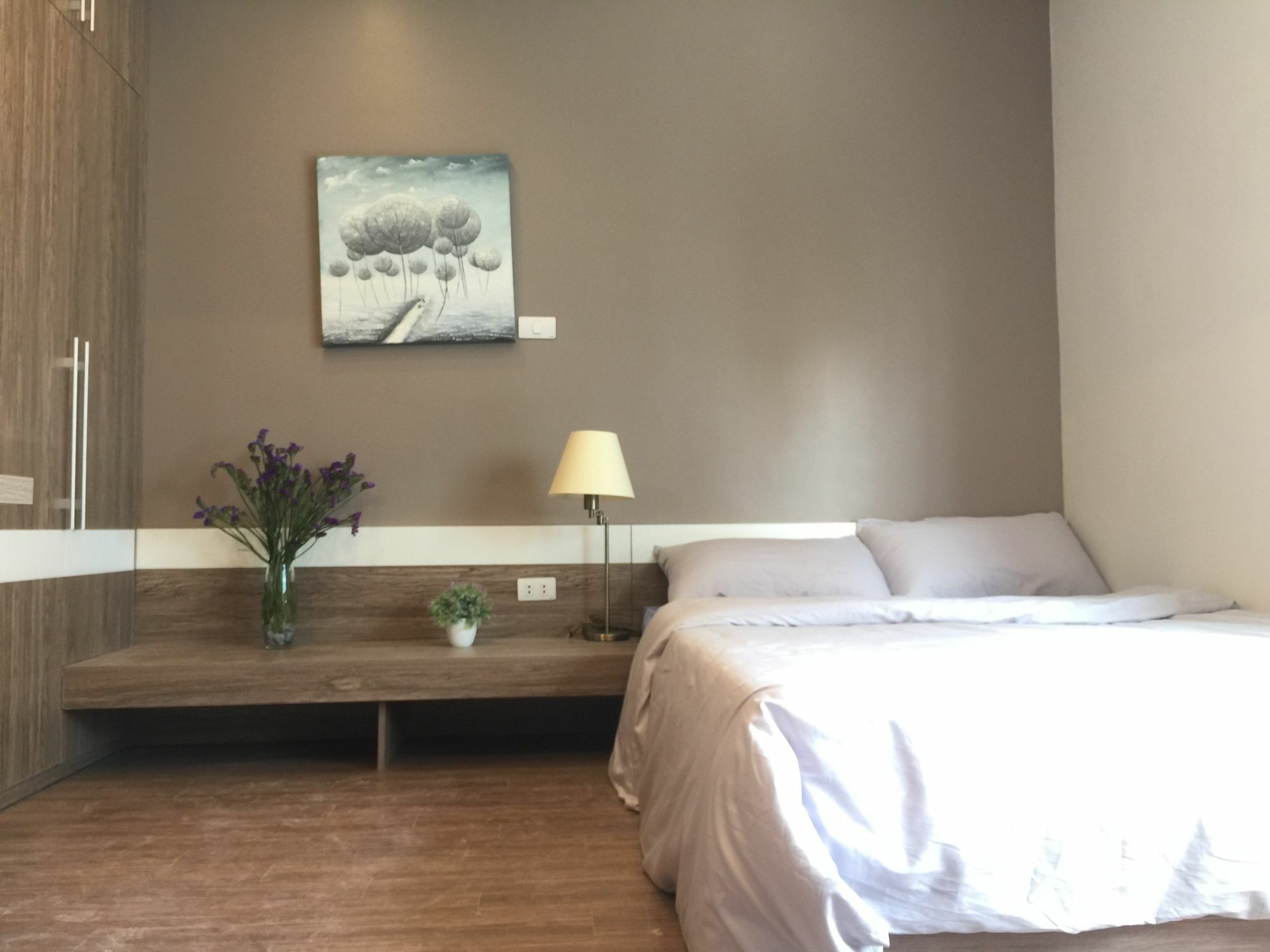 Unique Serviced * Hanoi