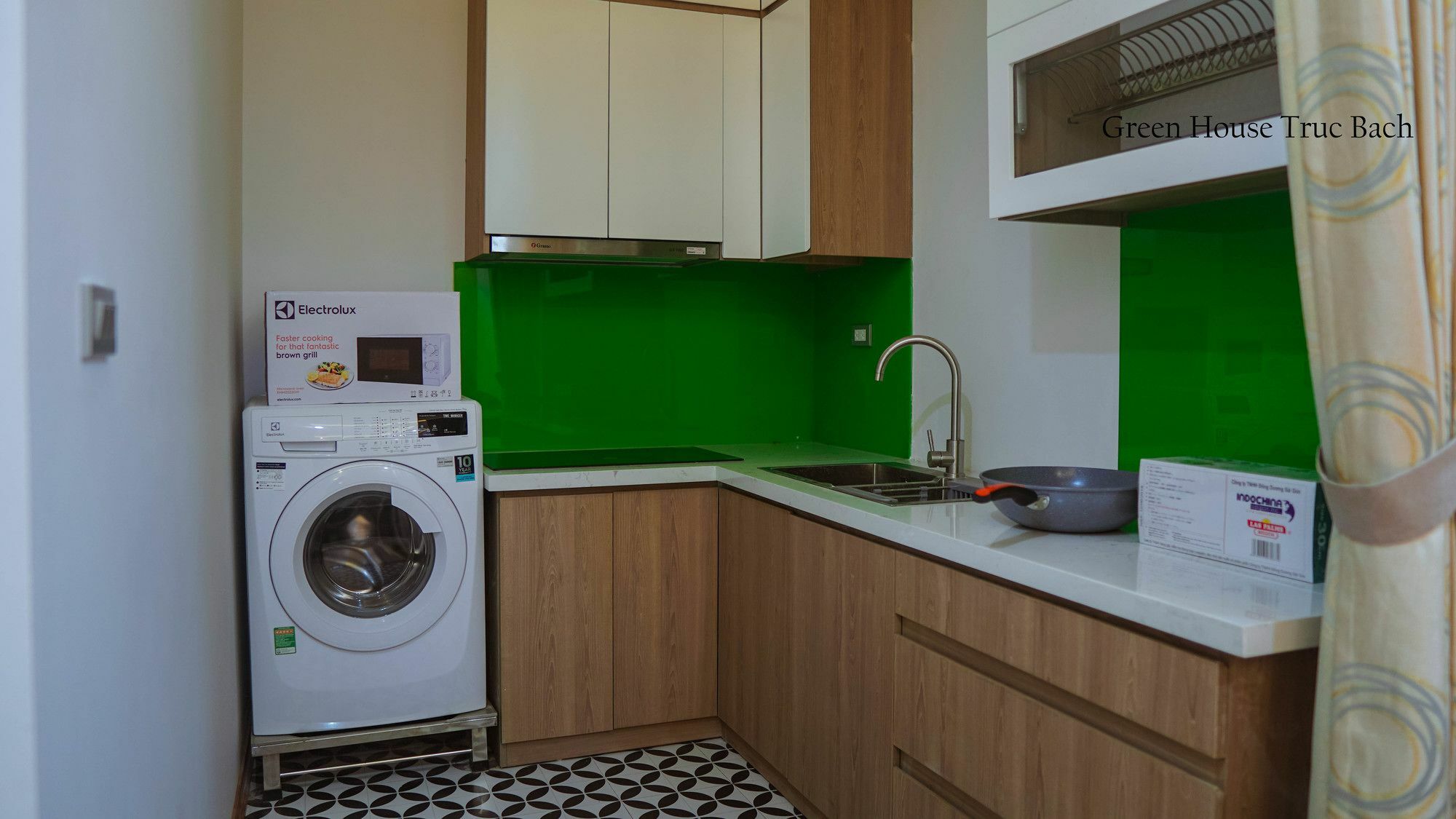 House Serviced Aparthotel 3*