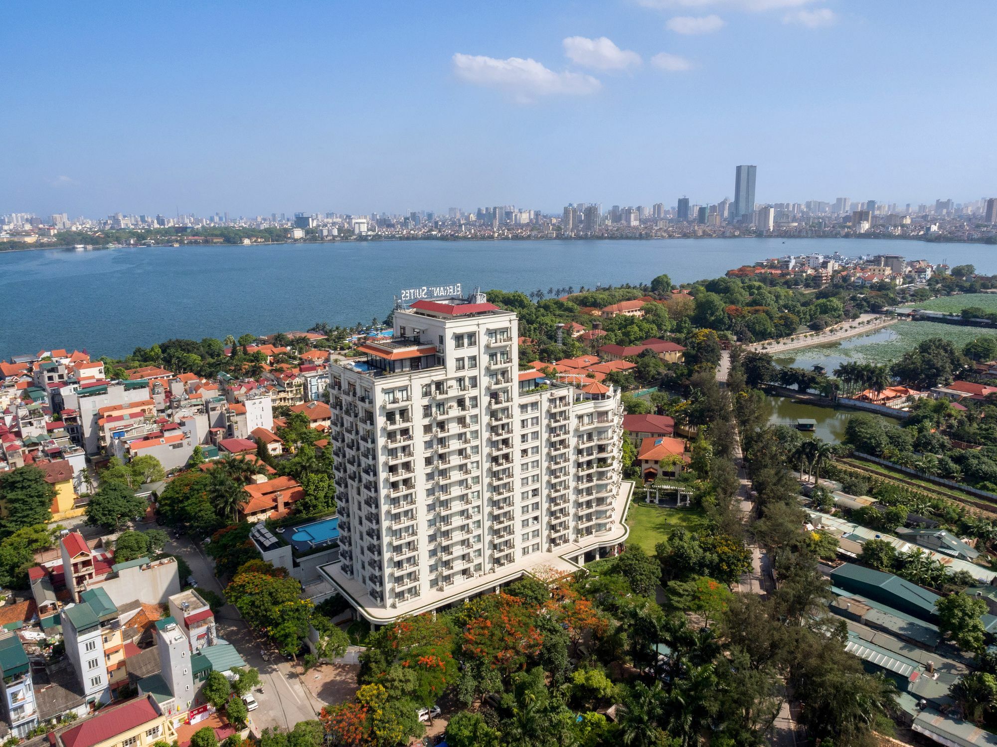 Elegant Hồ Tây Khách sạn 5*